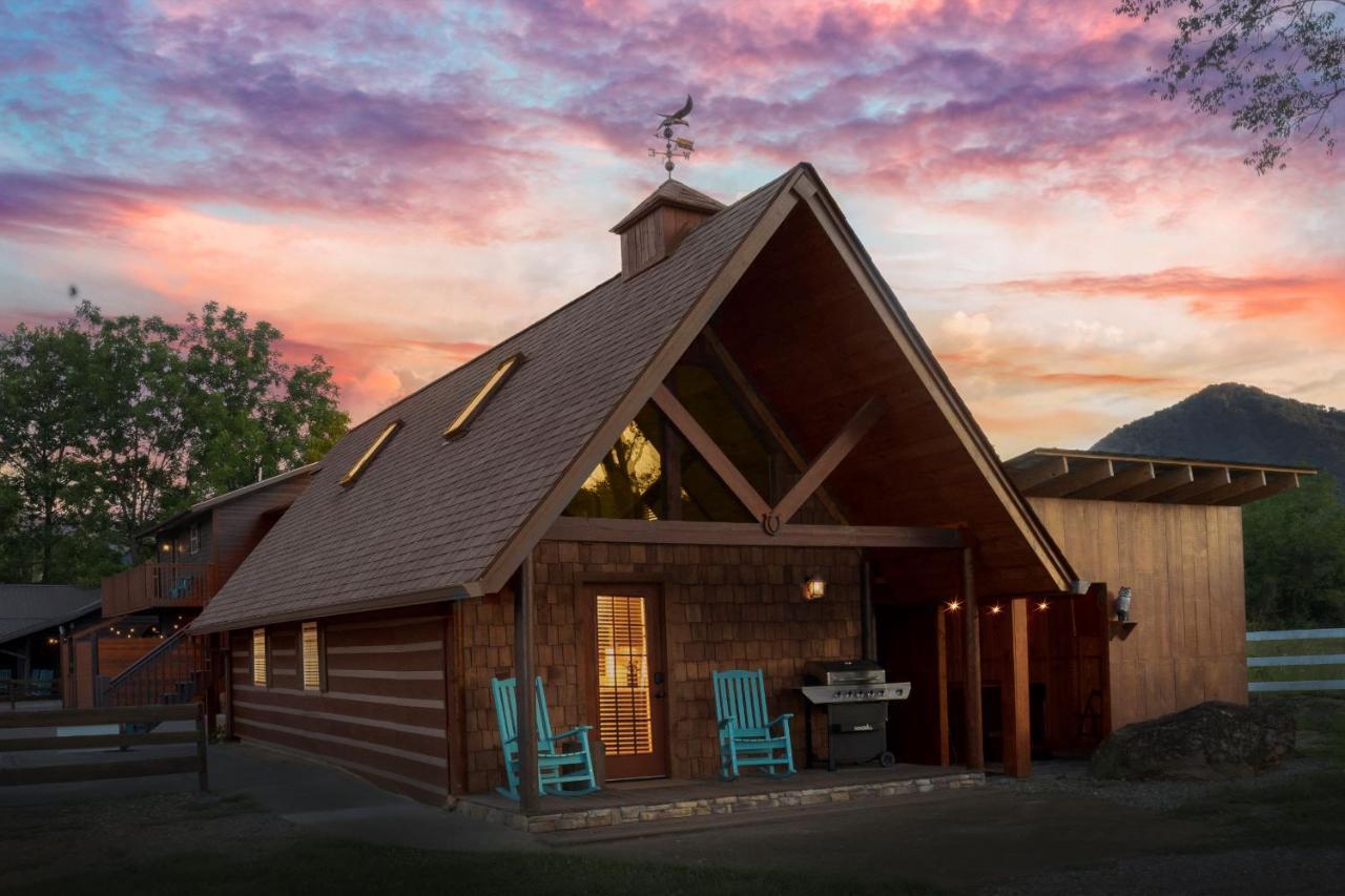Romantic A-Frame Private Hottub Firepit Neargsmnp Sevierville Luaran gambar